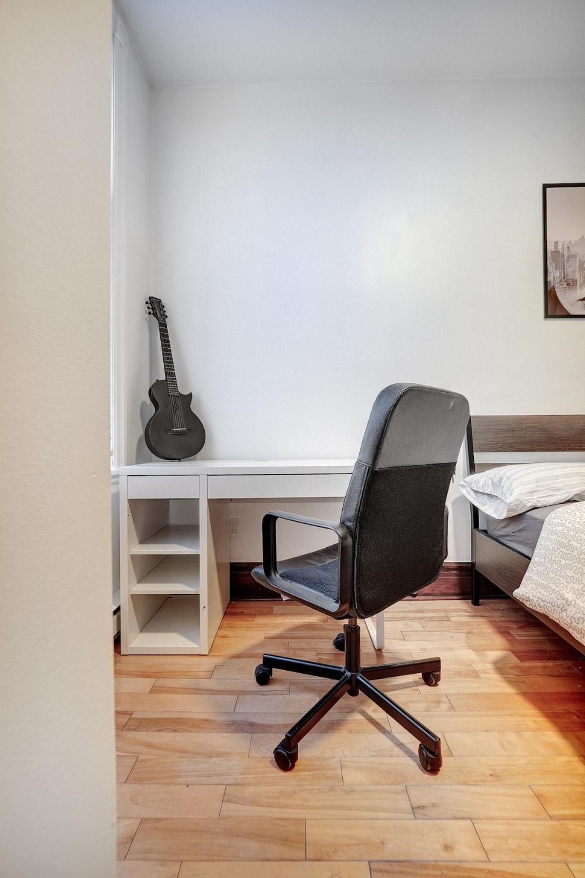 Apartment Great 3b Unit On Saint-urbain Montreal
